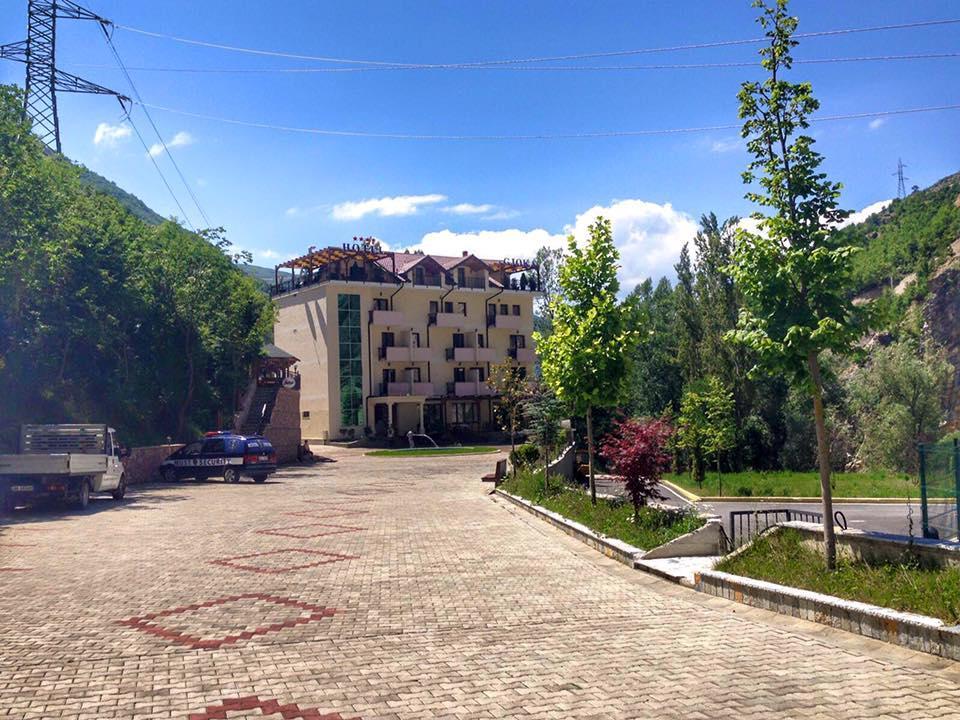 Hotel Gjoka 4*