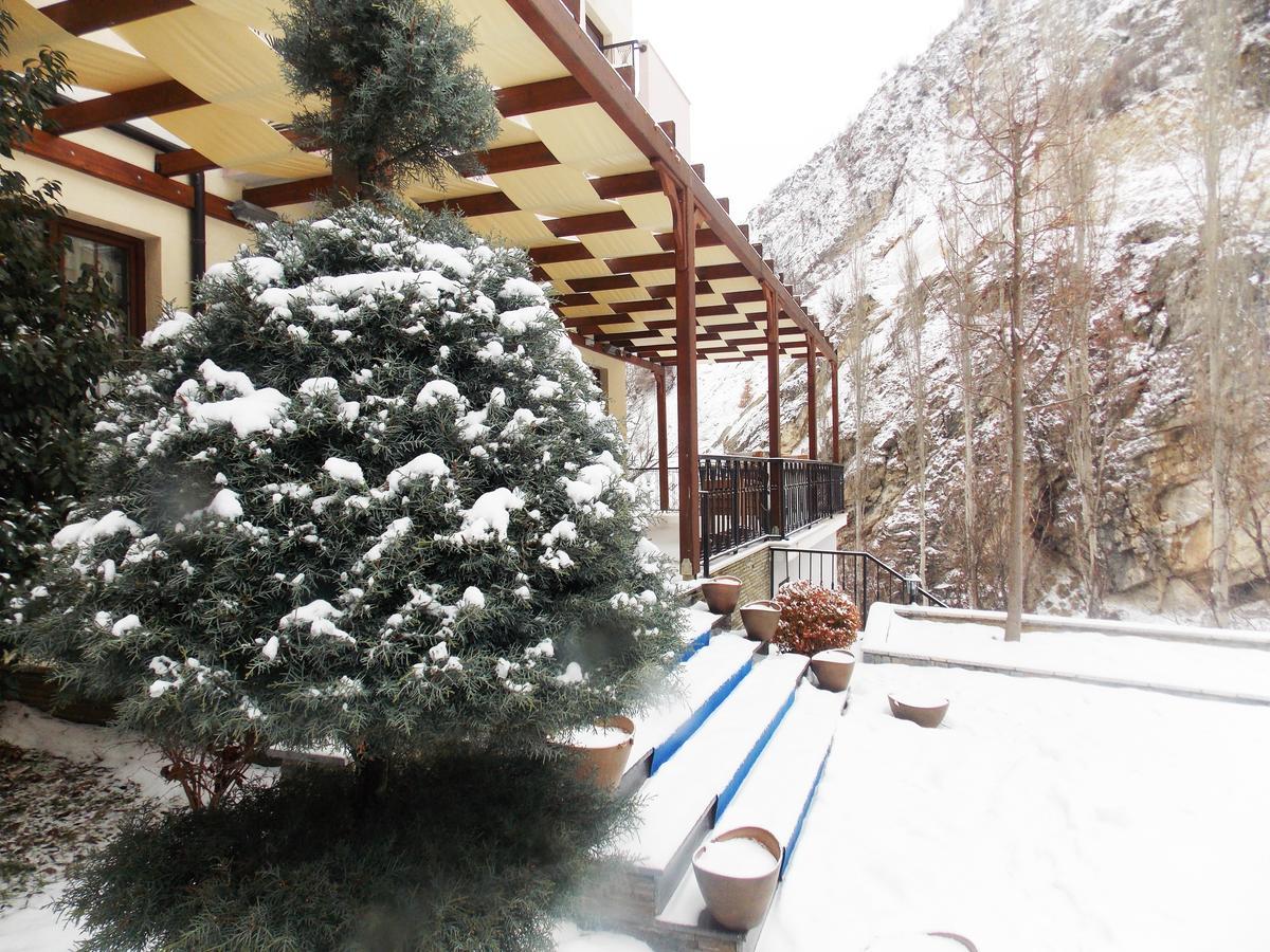 Hotel Gjoka 4*